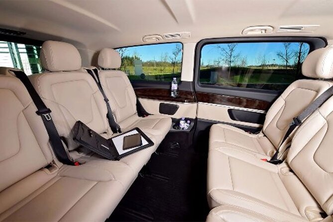 Private Transfer from Heathrow to Gatwick Airport - Waiting-time rules deserve careful attention