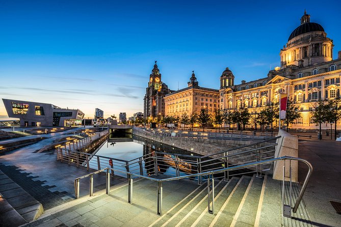 Private Transfer: Liverpool to Manchester Airport MAN by MB Sedan - Safety and the back-seat rule