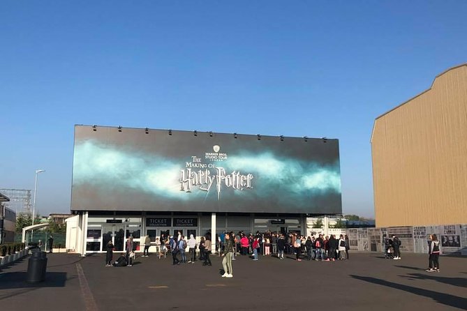 Private Transfers between London & Harry Potter Warner Studio - Arriving at the studio without a shuttle scramble