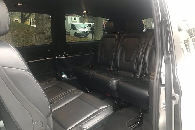 Private transfers from London Heathrow to Southampton via Windsor - Price, group size, and the real value