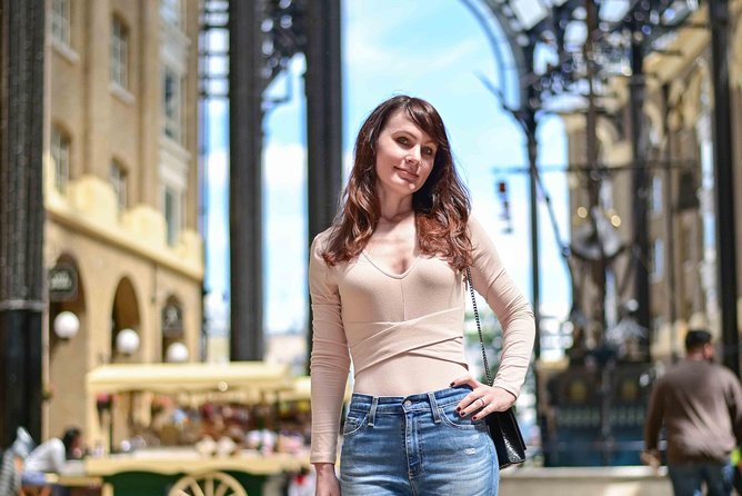 Professional Photoshoot with London Landmarks - Moving From Tower Bridge to Westminster
