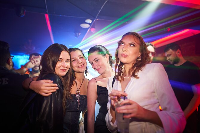 Pub Crawl of Central London - Zoo Bar & Club, the first hour
