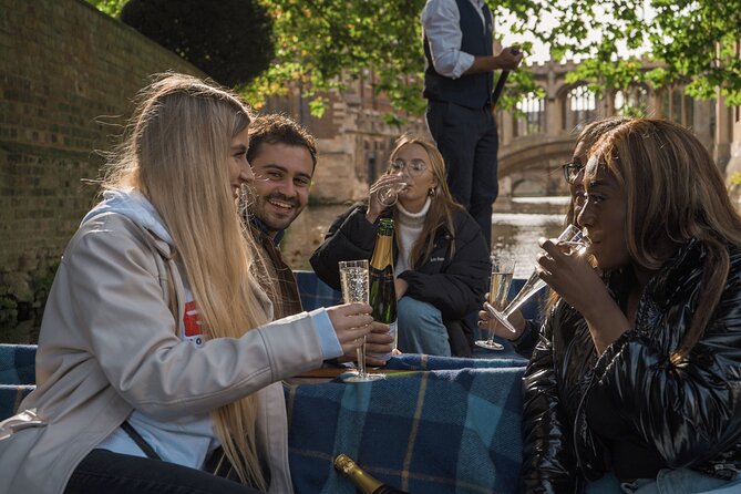 Punting Tour in Cambridge - Queens’ College and the Mathematical Bridge