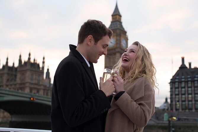 River Thames Evening Cruise with Sparkling wine and Canapés - Open-air views versus the indoor saloon