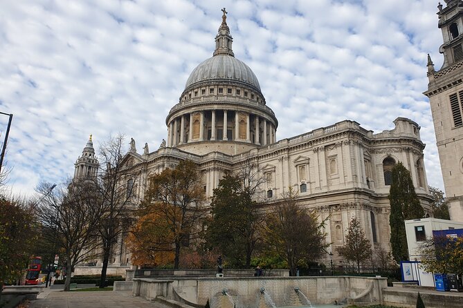 Roman Ruins to Blitz Bombings: A Walking Tour of London's Fiery History - Why this City of London walk works