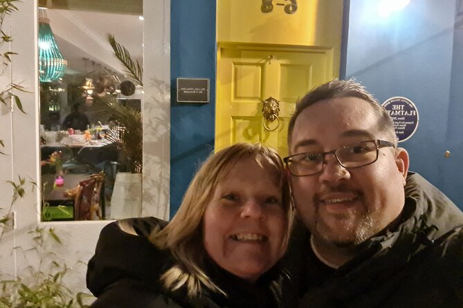 Romantic Notting Hill: Self-Guided Love Story Puzzle Walk - Starting at 82 Portobello Road