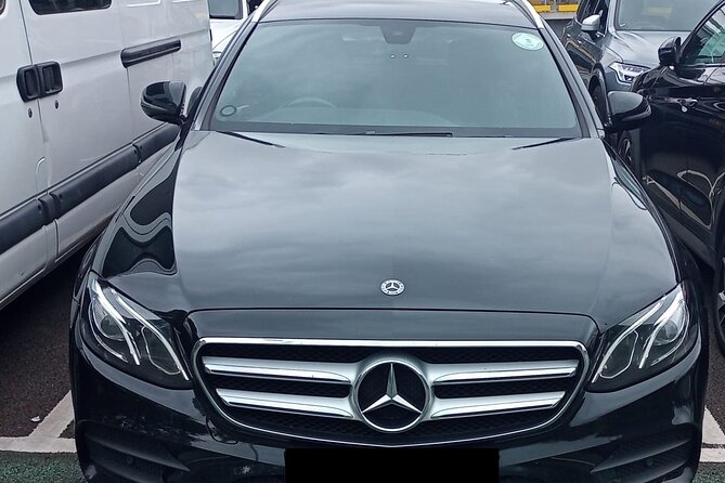 Round Trip Taxi Transfer - Luton Airport To & From London - How flight tracking helps after a delayed arrival