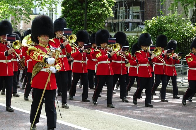 Royal Tour of St James', Parks, Palaces and Royal intrigue - The Changing of the Guard, with a necessary warning