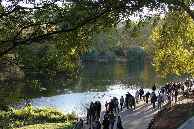Royal Tour of St James', Parks, Palaces and Royal intrigue - Wellington Barracks and St James’s Park