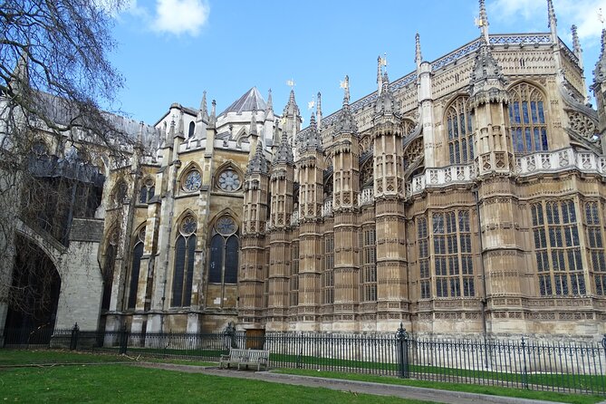 Royal Westminster - Exclusive Royal Walking Tour of London's Iconic Landmarks! - St James’s Park and Four Royal Transformations