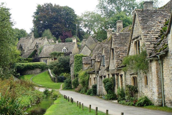 Royal Windsor Cotswold & Shakespeare Country in Executive Vehicle Private Tour - Why the private vehicle changes the day