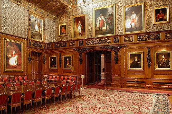 Royal Windsor & Stonehenge Private Tour - Lunch at Windsor: castle café or town restaurant