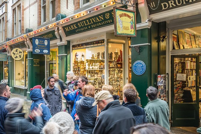 Secret Walking Tour of Central London - The Strand and a famously superstitious hotel