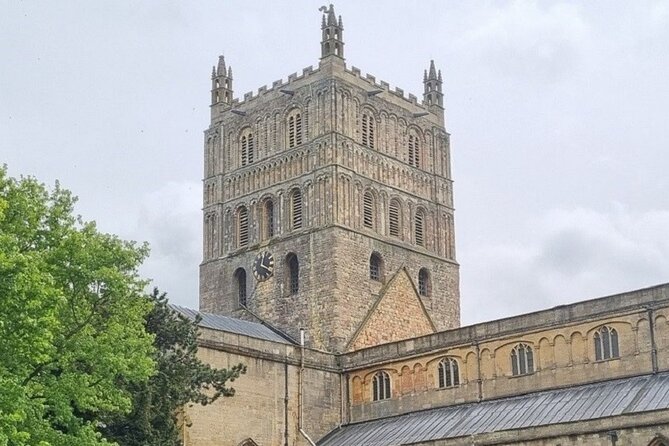Self Guided Walk from Tewkesbury Abbey to Victoria Gardens - The Baptist chapel and England’s religious changes