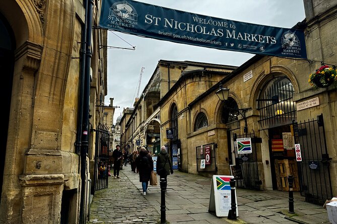 Self-Guided Walking Tour of Bristol's Harbourside History - Queen Square and the rodent that changed a story