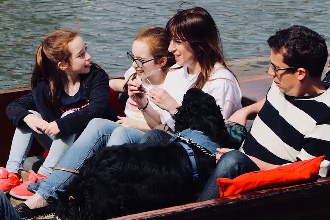 Shared Chauffeured Punt Tour - Queens’ College and the Mathematical Bridge
