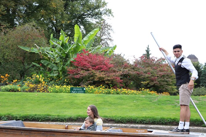 Shared Punt Tour - Cambridge - A small shared boat makes a difference