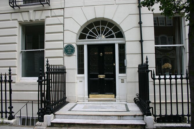 Sherlock Holmes Old London - Very Small Group Walking Tour - Simpson’s in the Strand and Somerset House
