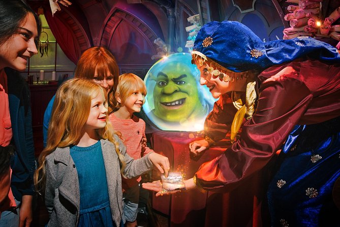 Shrek's Adventure! London Entrance Ticket - Starting with the 4D DreamWorks Tours bus