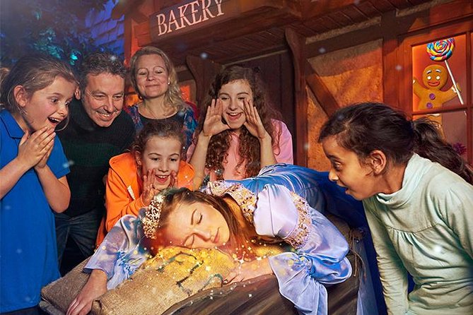 Shrek's Adventure! London Entrance Ticket - The Poison Apple Pub and comic scenes