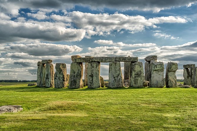 Small Group Cotswolds Village, Stonehenge and Bath Tour from London - Stonehenge: start with England’s ancient icon