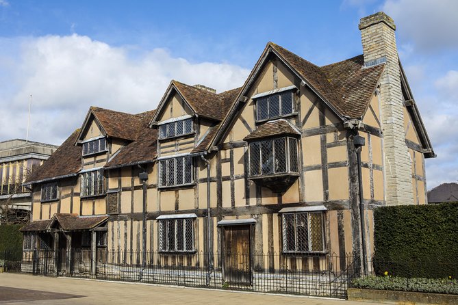 Small Group Cotswolds Villages, Stratford and Oxford Day Tour from London - What the £199.64 price gets you