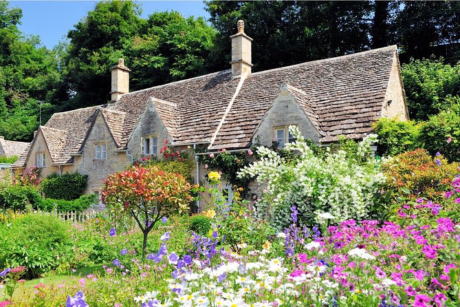 Small Group Cotswolds Villages, Stratford and Oxford Day Tour from London - Guides are the heart of the day