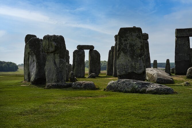 Small-Group Day Trip to Stonehenge, Bath and Windsor from London - Bath: beautiful city, awkward timing