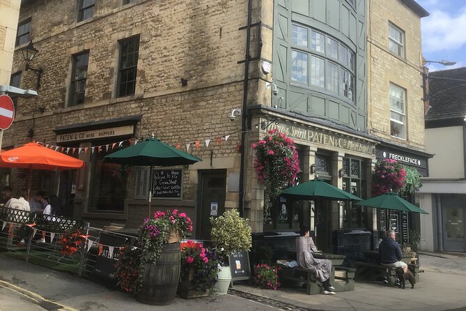 Stamford Private Walking Tour - Eleanor Cross and Red Lion Square
