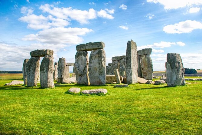 Stonehenge and Bath Guided Day Tour from London - Stonehenge: two hours with the stones