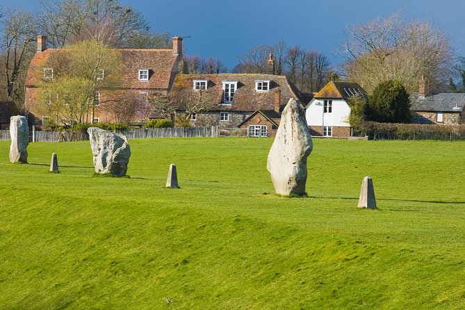 Stonehenge and The Stone Circles of Avebury Day Trip from London - What to bring and who should book