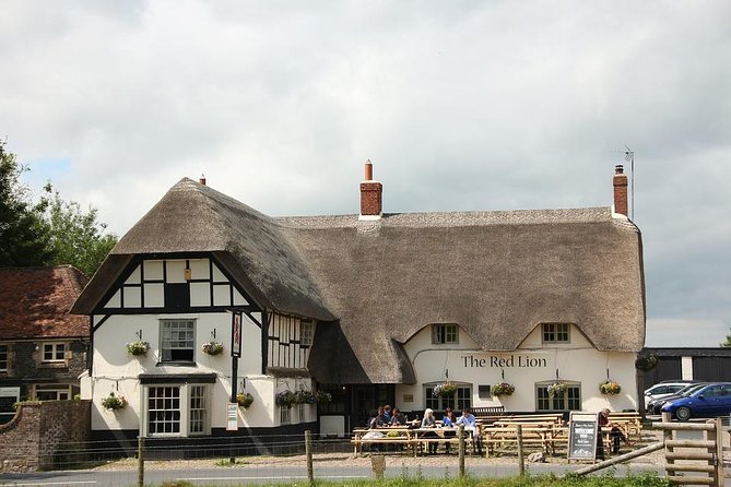 Stonehenge & Bath Day Tour from London including Admission - What the guides and drivers add