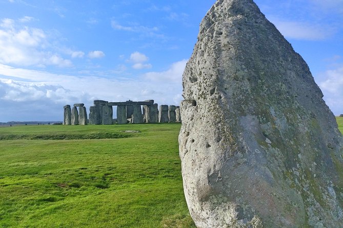Stonehenge Half-Day luxury guided tour from Bath for 2-8 - The one-hour ride through the English countryside