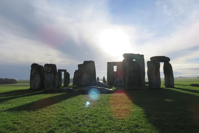 Stonehenge Morning Half-Day Tour from London Including Admission - Reaching Stonehenge without the transport puzzle