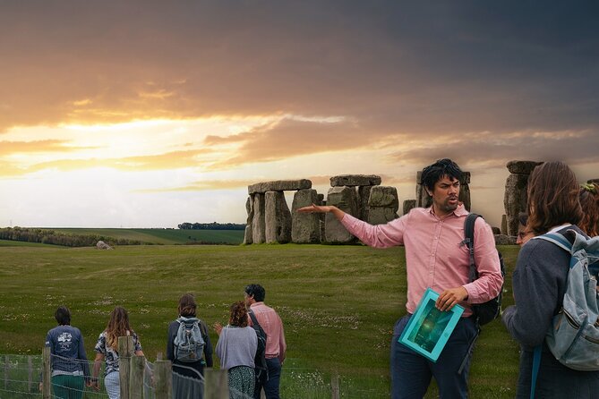 Stonehenge Private Full-Day Tour from Bath for 2-8 guests - The Wiltshire countryside before the stones