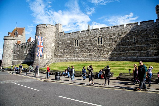 Summer Special: Buckingham Palace & Windsor Castle Tour - What the tour does not include