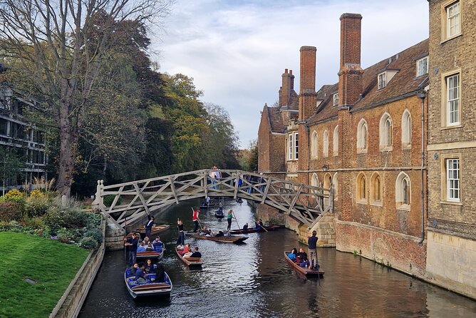 Tangential Cambridge: Private Walking Tour of Cambridge - Trinity Street and the gate of Trinity College