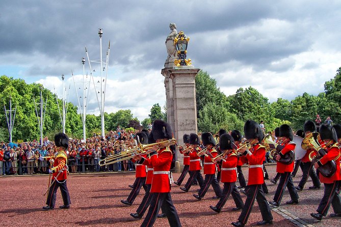 The Changing of the Guard - Exclusive Guided Walking Tour - Rain, cancellations, and sensible planning