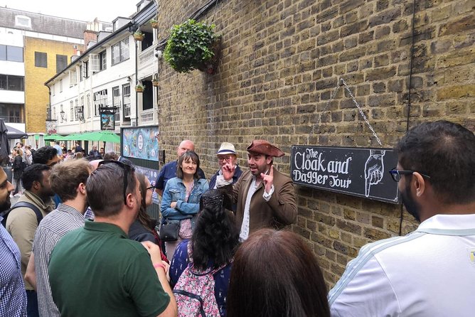 The Cloak and Dagger Tour in London - Returning to the George Inn for the final chapter