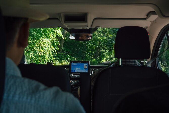 The 'Hidden Cotswolds' Shared Tour from Bath for 2-8 people - The guides make the difference