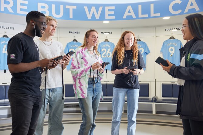 The Manchester City Stadium Tour - Walking the famous glass players’ tunnel