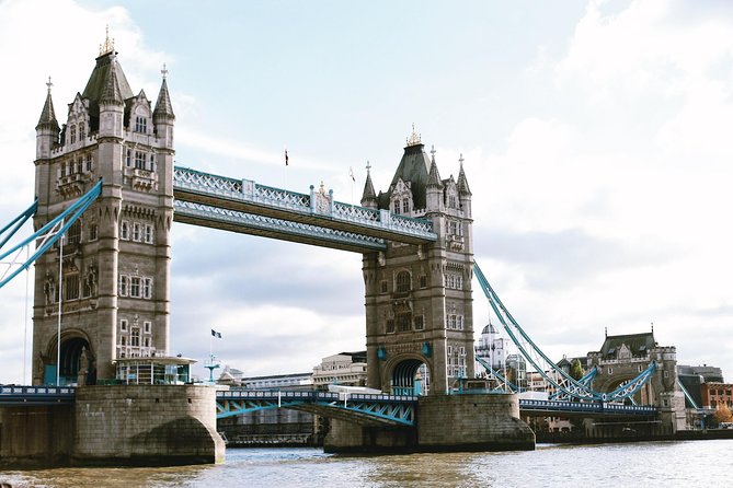 The Old City of London - Exclusive Guided Walking Tour - The Monument and the Great Fire of 1666