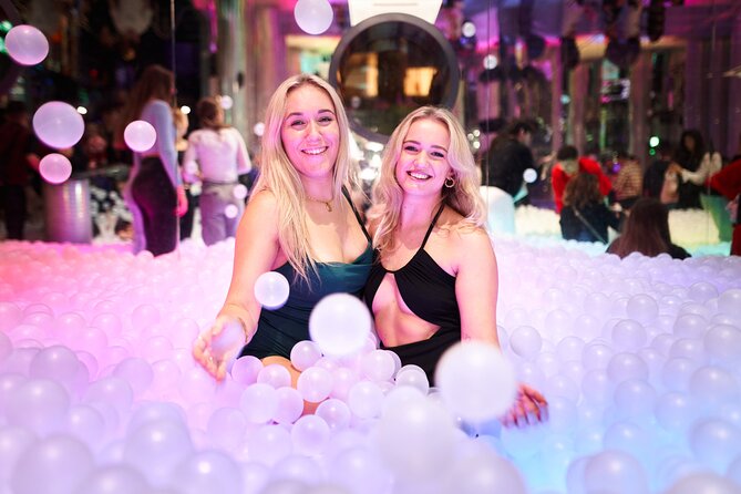 The Original Shoreditch Pub Crawl - Hosts, photos, and the social side
