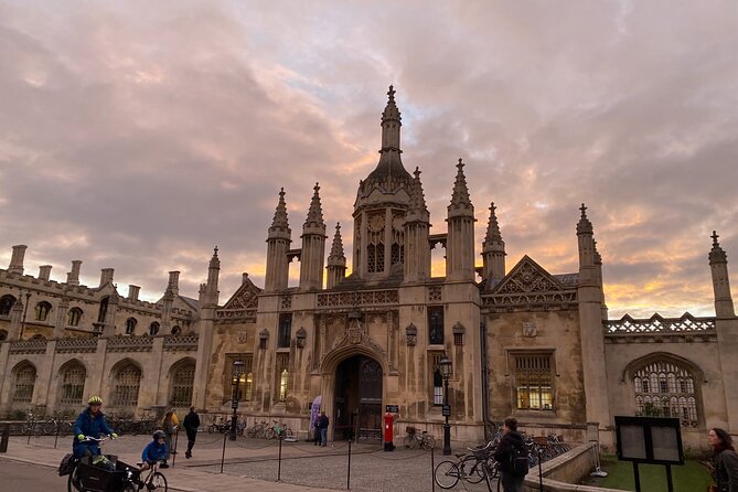 The Original Uncomfortable Cambridge™ Tour - Meeting the guide near King’s College
