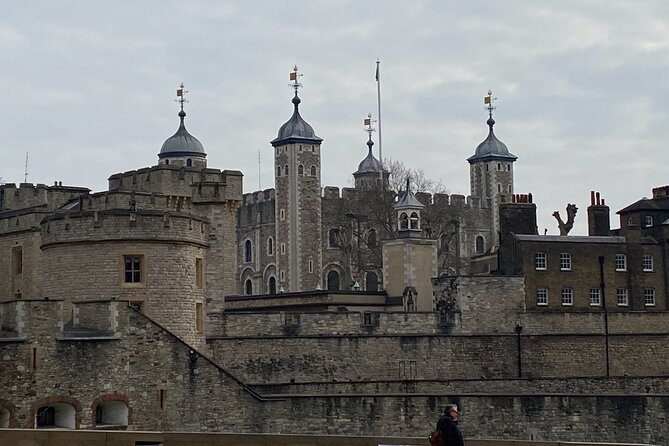 The Tower of London - Small Group Tour with a Local Expert - Beefeaters, royal homes, and life inside the walls