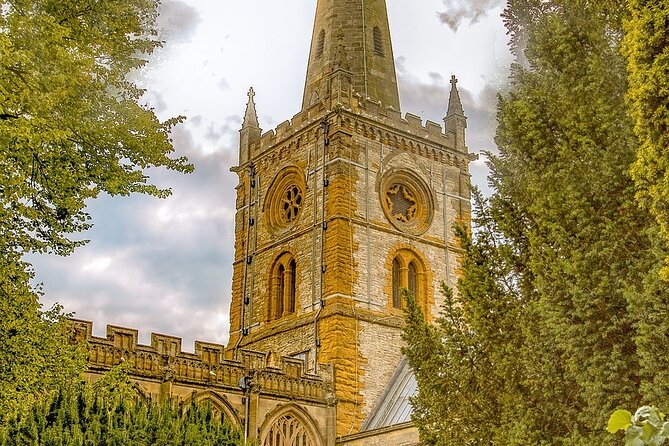 The WalkTalkShow.co.uk - Guided Tour of Stratford upon Avon - History Corner, Harvard House, and the Garrick Inn