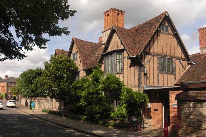 The WalkTalkShow.co.uk - Guided Tour of Stratford upon Avon - Shakespeare’s Birthplace and Tudor domestic life