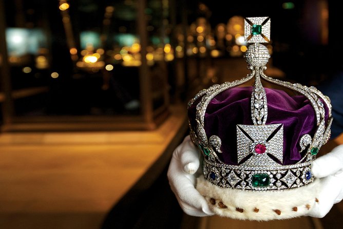 Tower of London and Crown Jewels Exhibition Ticket - Getting through the gates without losing your bearings