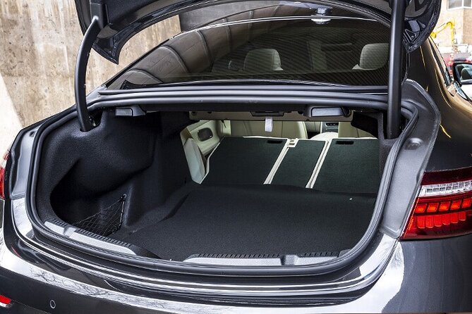 Transfer from Heathrow Airport LHR to Central London by Sedan - Infant seats and small-group comfort