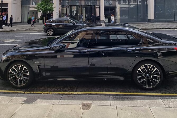 Transfer from Heathrow Airport to London hotel on private car - A quiet first hour in London